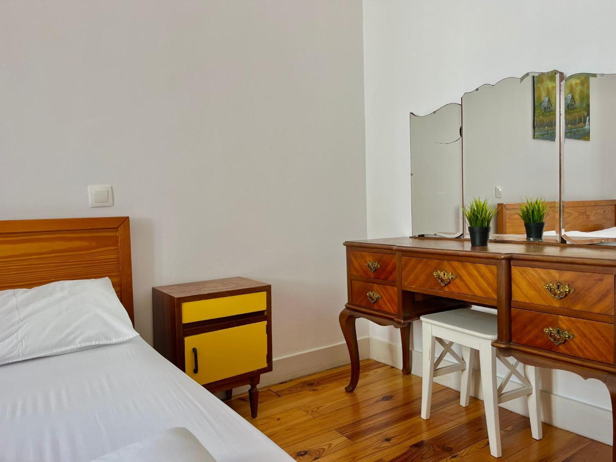 2 Bedroom, 2 Bathroom - Palma Lissabon